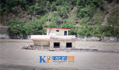 मंगलबारदेखि निरन्तर आएको बाढीले मेलम्चीमा गरेको क्षति ( फोटो फिचर )